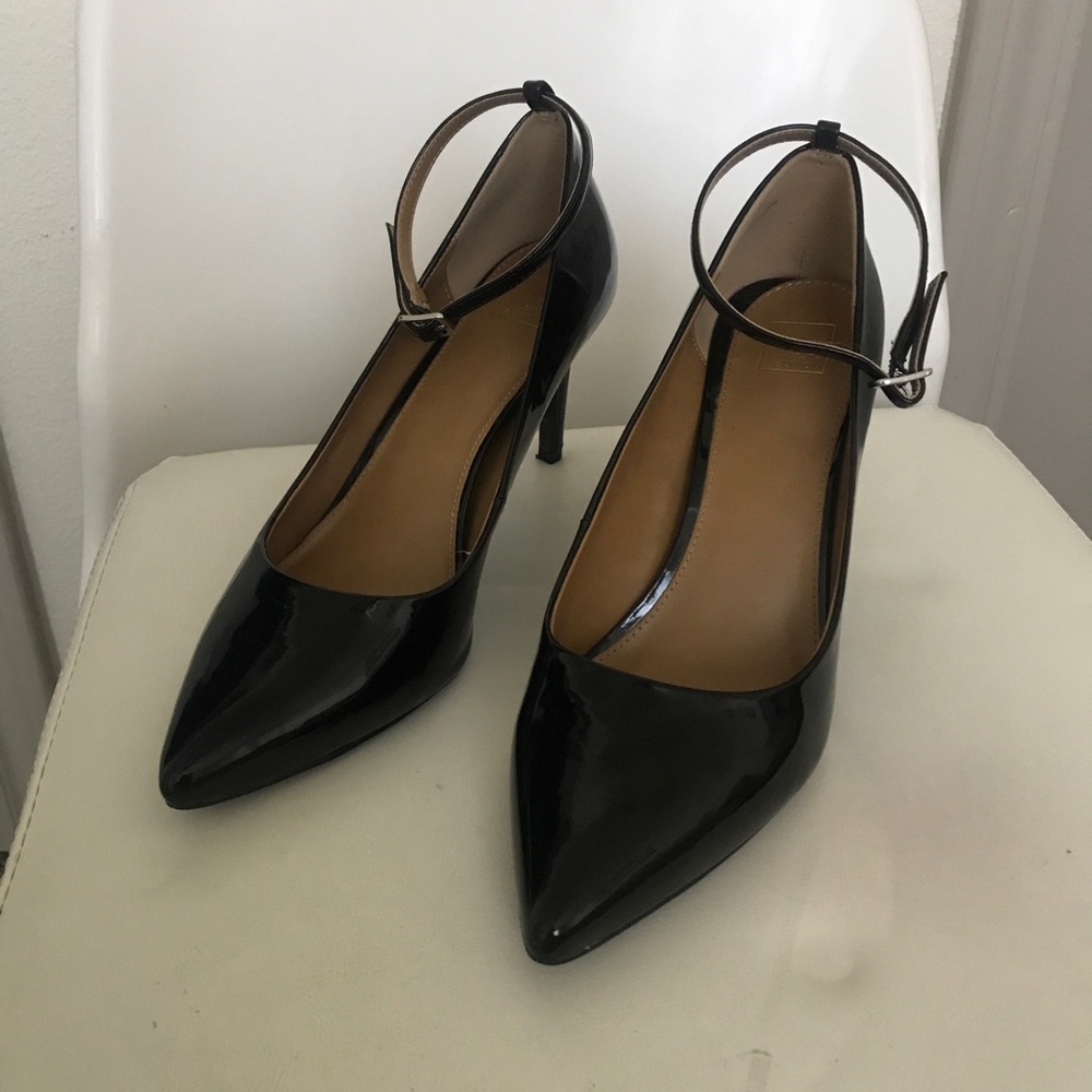 Patent leather Mary Jane heels
